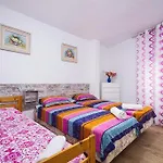 Guest house Lana